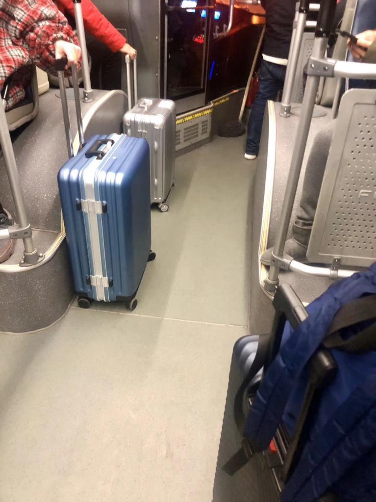 舒提啦拉杆箱怎么样（舒提啦抗摔旅行箱使用体验）